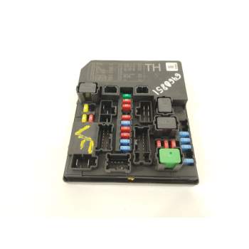 CAJA RELES / FUSIBLES 284B71TX2A 3011040160 50Y311F04