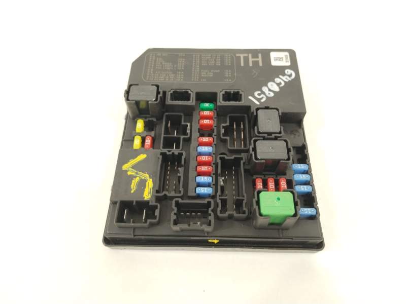 CAJA RELES / FUSIBLES 284B71TX2A 3011040160 50Y311F04