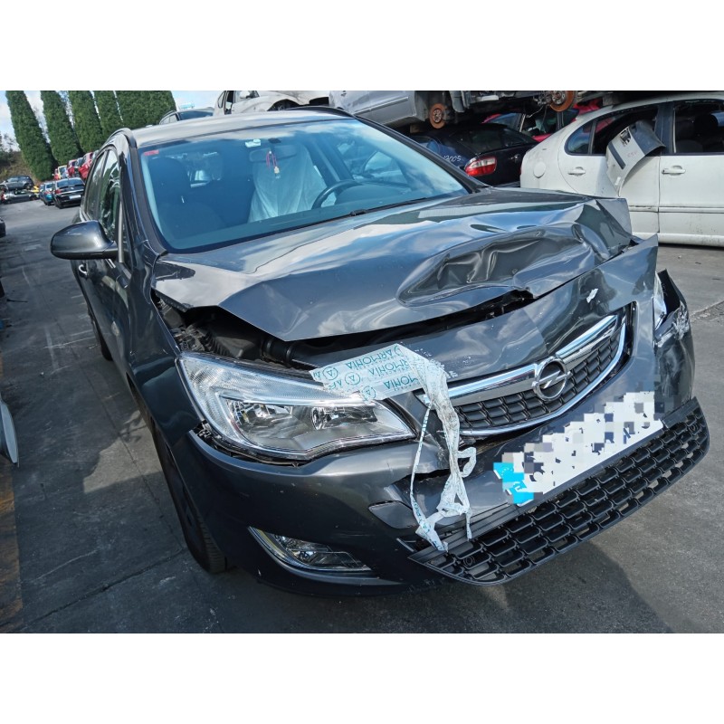 opel astra j sports tourer del año 2011