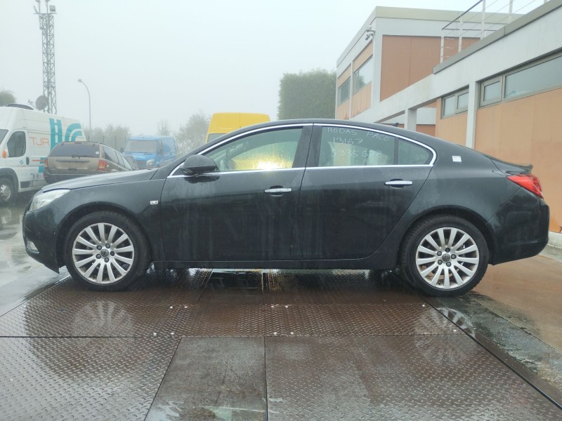 opel insignia berlina del año 2010