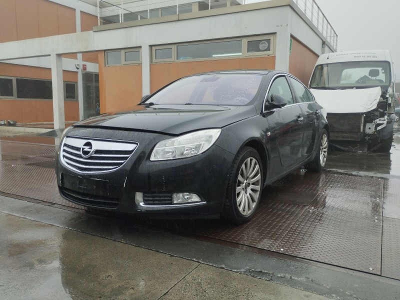 opel insignia berlina del año 2010