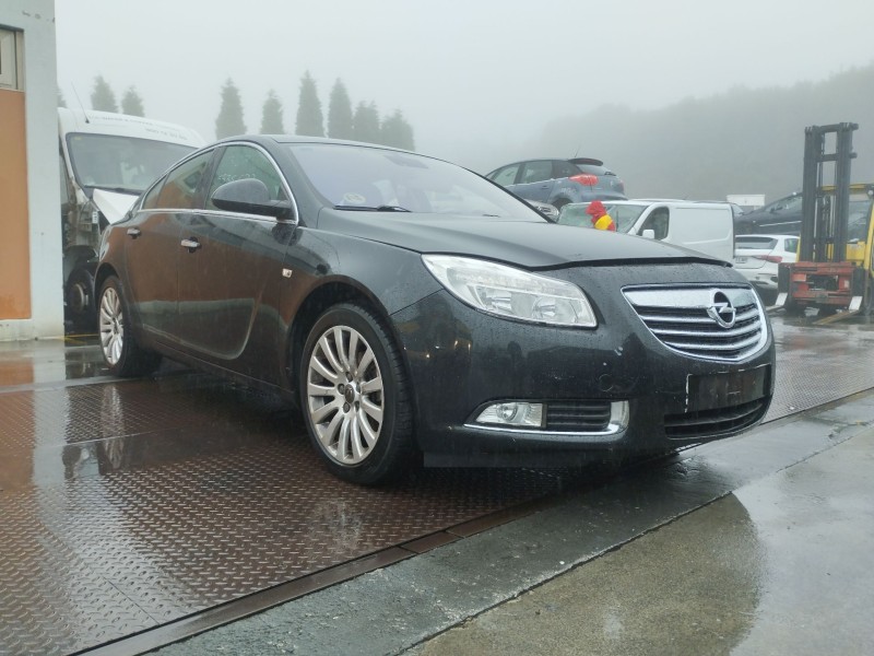 opel insignia berlina del año 2010
