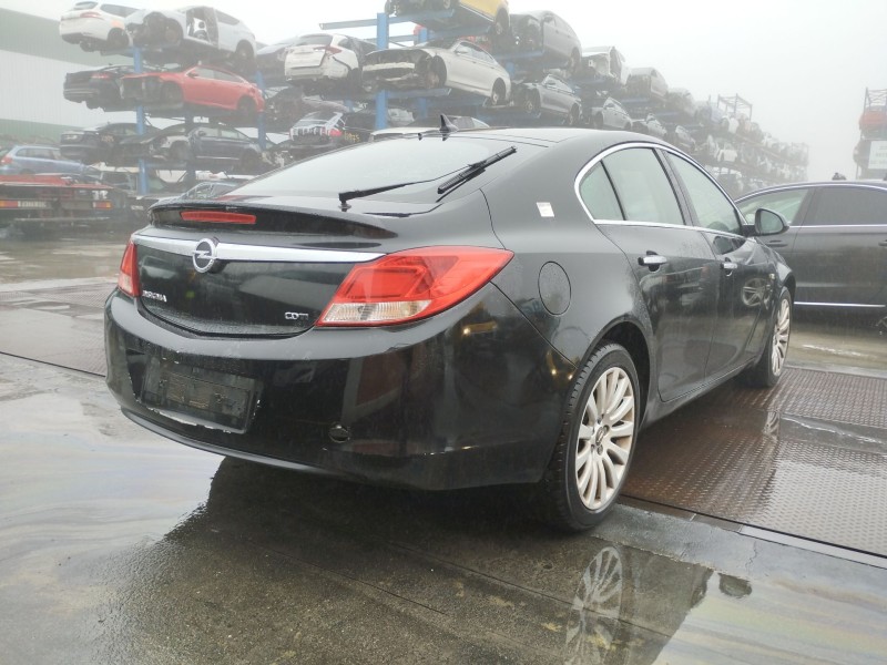 opel insignia berlina del año 2010