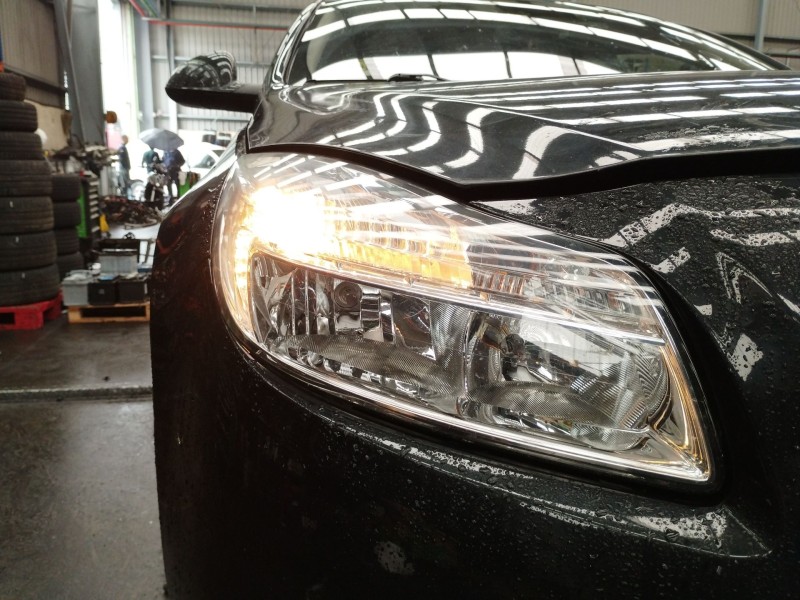 Recambio de faro derecho para opel insignia berlina cosmo referencia OEM IAM   