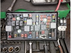 Recambio de caja reles / fusibles para opel insignia berlina cosmo referencia OEM IAM 13255300