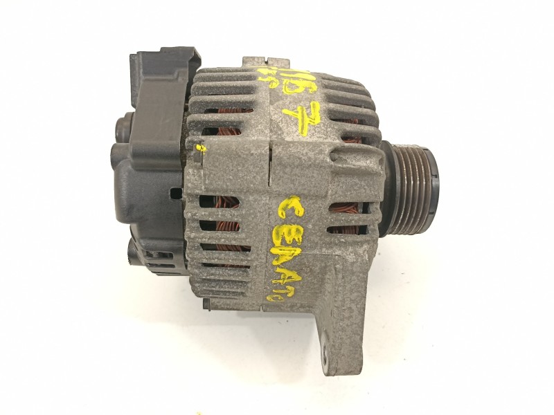 Recambio de alternador para kia cerato referencia OEM IAM 373002A110  