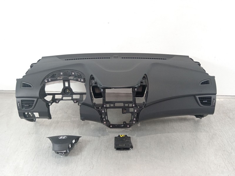 Recambio de kit airbag para hyundai i30 (gd) style referencia OEM IAM 84720A6000 95910A6110 56900A6000