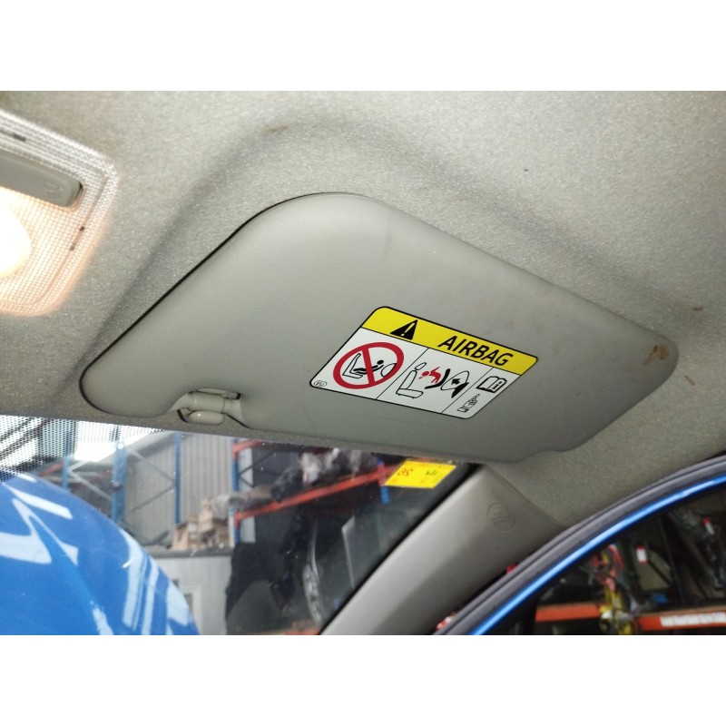 Recambio de parasol derecho para toyota yaris active referencia OEM IAM   