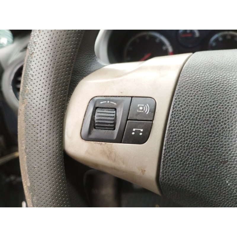 Recambio de mando volante para opel corsa d cmon referencia OEM IAM   