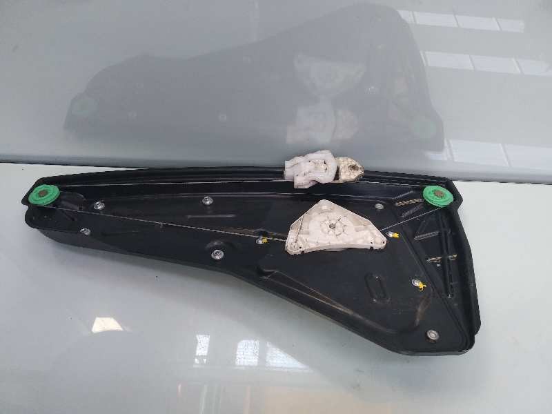 Recambio de elevalunas trasero izquierdo para land rover discovery v6 td s referencia OEM IAM CVH500030  