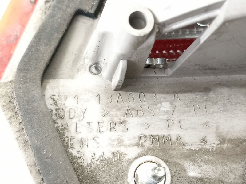 Recambio de piloto trasero izquierdo en porton para ford mondeo ber. (ca2) ghia referencia OEM IAM 7S7113A603A  