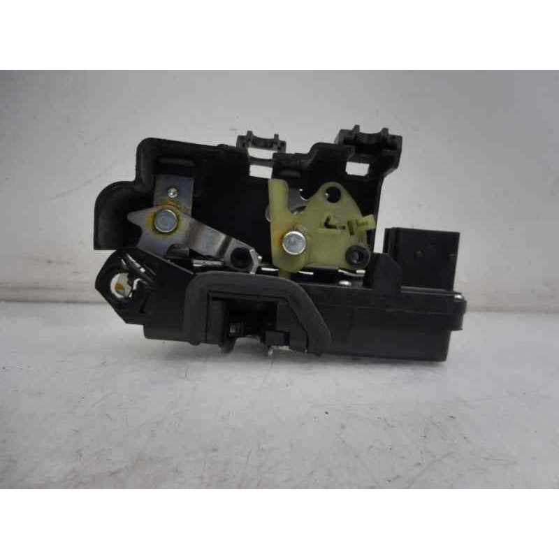 Recambio de cerradura puerta delantera derecha para chevrolet captiva 2.0 vcdi lt referencia OEM IAM A046818  