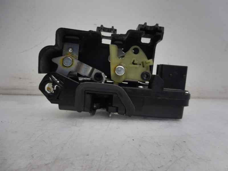 Recambio de cerradura puerta delantera derecha para chevrolet captiva 2.0 vcdi lt referencia OEM IAM A046818  