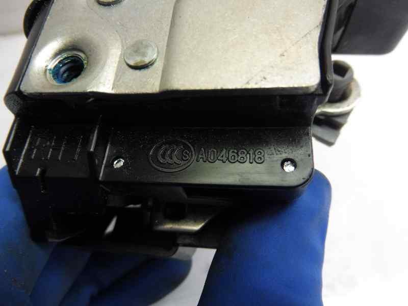 Recambio de cerradura puerta delantera derecha para chevrolet captiva 2.0 vcdi lt referencia OEM IAM A046818  