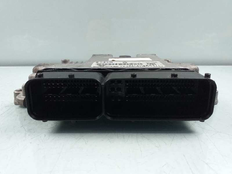 Recambio de centralita motor uce para hyundai i30 comfort referencia OEM IAM 391142A412 0281017213 