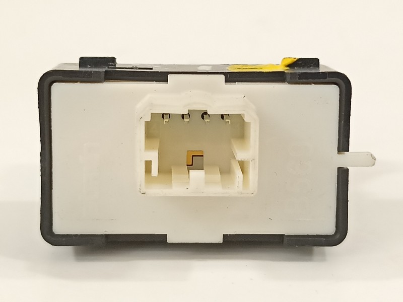 Recambio de mando elevalunas trasero izquierdo para jeep renegade deserthawk 4wd referencia OEM IAM 30170844  