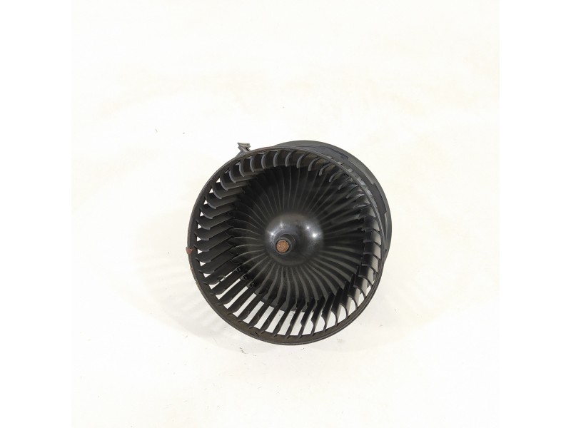 Recambio de ventilador calefaccion para ford fiesta (ccn) titanium referencia OEM IAM VP8E2H18456AB 0130115551 