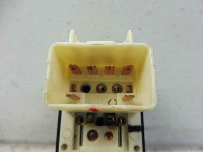 Recambio de mando elevalunas trasero derecho para chevrolet captiva 2.0 vcdi lt referencia OEM IAM 202005438  