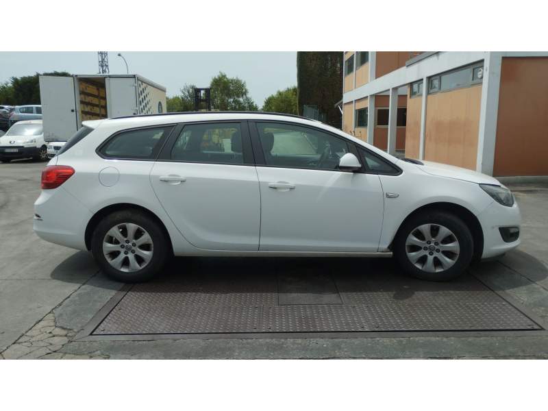 opel astra j sports tourer (p10) del año 2015
