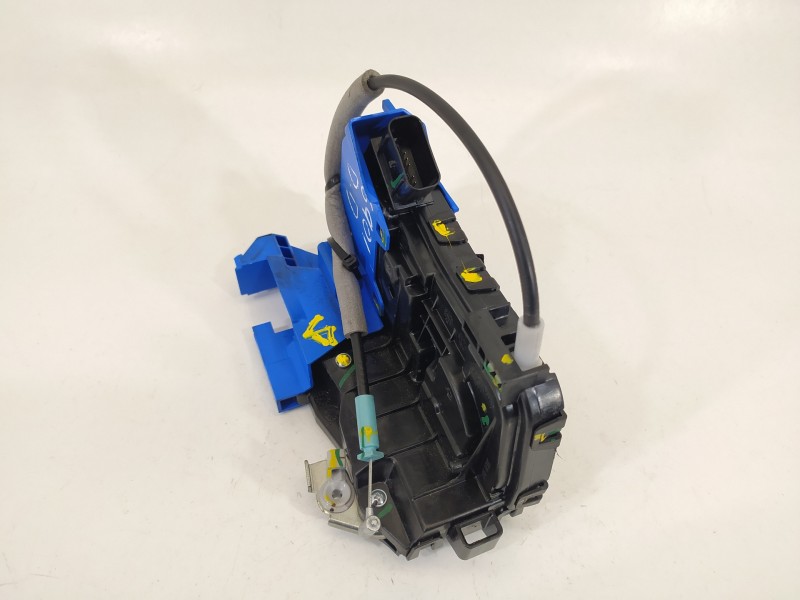 Recambio de cerradura puerta delantera derecha para hyundai tucson style 2wd referencia OEM IAM 81320N7000  