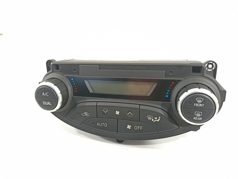 Recambio de mando climatizador para toyota yaris hsd active referencia OEM IAM 559000D800  