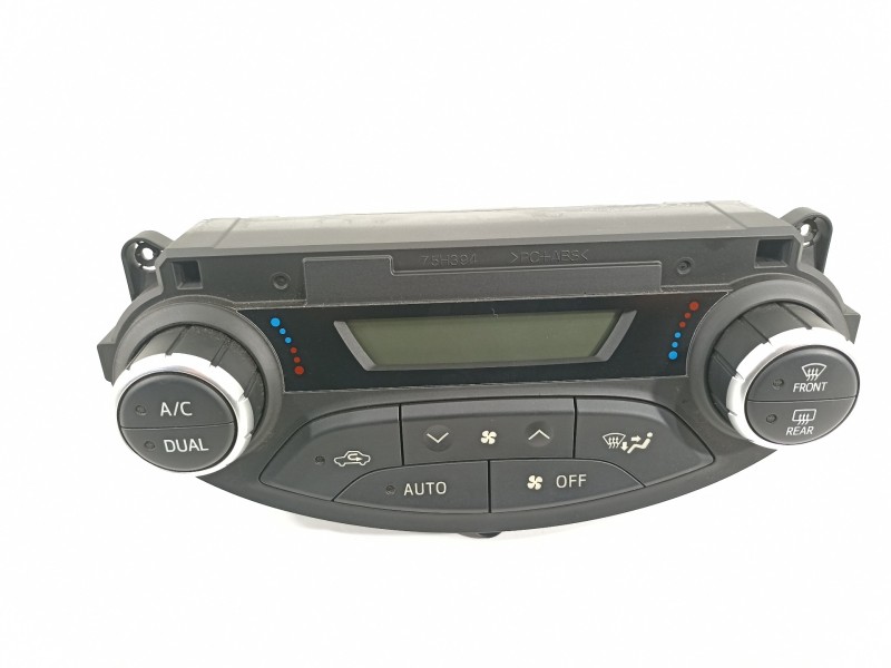 Recambio de mando climatizador para toyota yaris hsd active referencia OEM IAM 559000D800  
