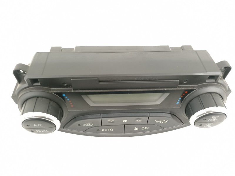 Recambio de mando climatizador para toyota yaris hsd active referencia OEM IAM 559000D800  