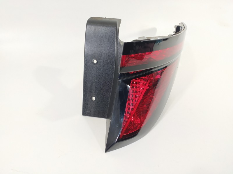 Recambio de piloto trasero derecho para hyundai tucson style 2wd referencia OEM IAM 92402N7000  