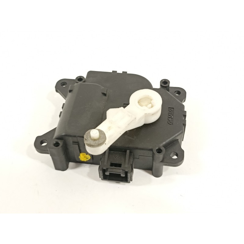 Recambio de motor apertura trampillas climatizador para toyota yaris hsd active referencia OEM IAM CZ1138002810  