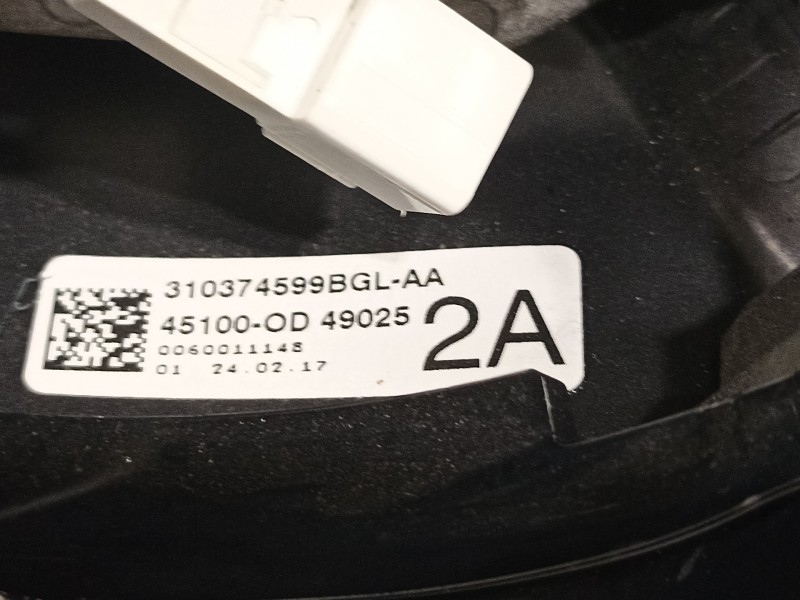 Recambio de volante para toyota yaris hsd active referencia OEM IAM 310374581B 310374599 