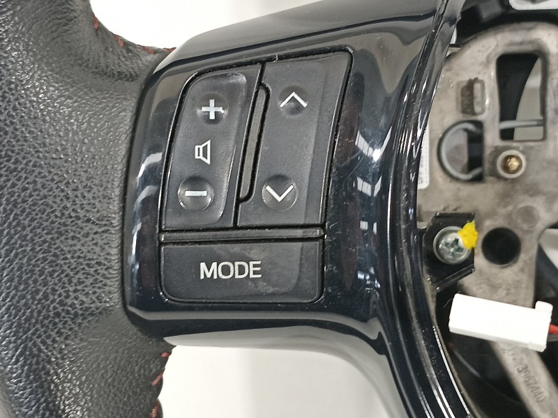 Recambio de volante para toyota yaris hsd active referencia OEM IAM 310374581B 310374599 