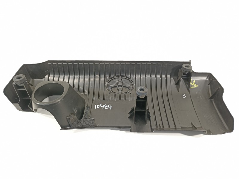 Recambio de tapa motor para toyota yaris hsd active referencia OEM IAM 1121221080  