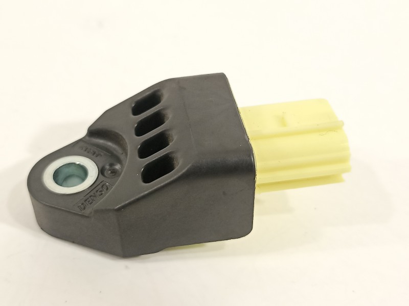 Recambio de sensor para toyota yaris hsd active referencia OEM IAM 8983102140  