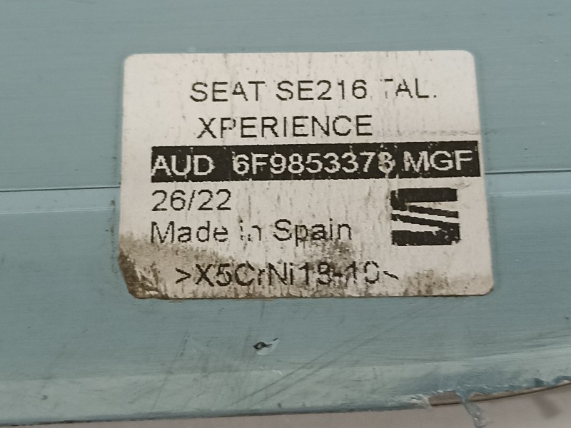 Recambio de moldura para seat arona xperience referencia OEM IAM 6F9853373  