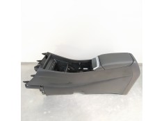 Recambio de apoyabrazos central para hyundai tucson style 2wd referencia OEM IAM 84681N7000  