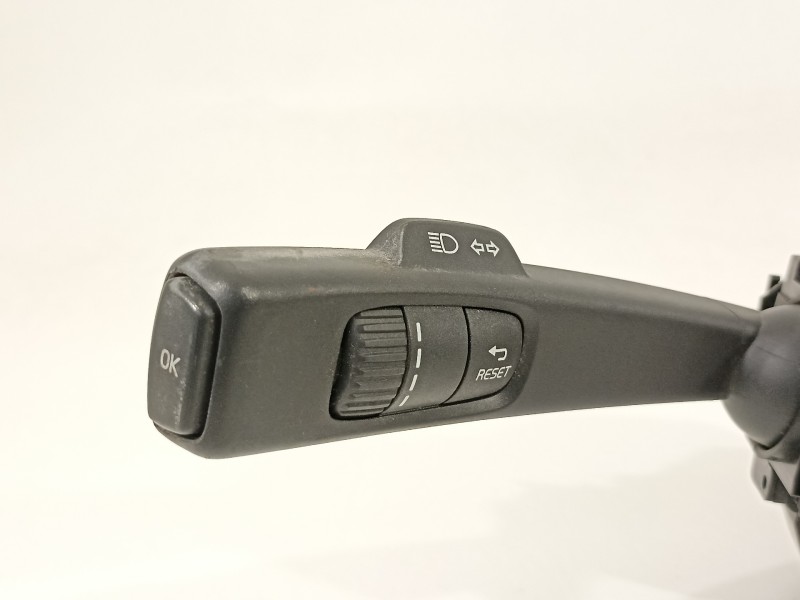 Recambio de mando intermitentes para volvo v40 cross country plus referencia OEM IAM 31394001 31394008 31343022