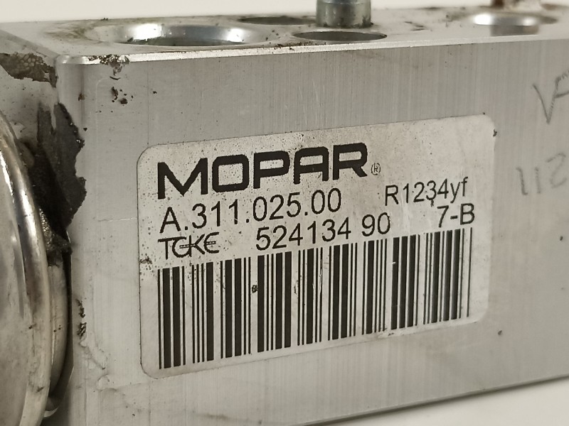 Recambio de valvula intercambio de calefaccion para jeep renegade deserthawk 4wd referencia OEM IAM 52413490  