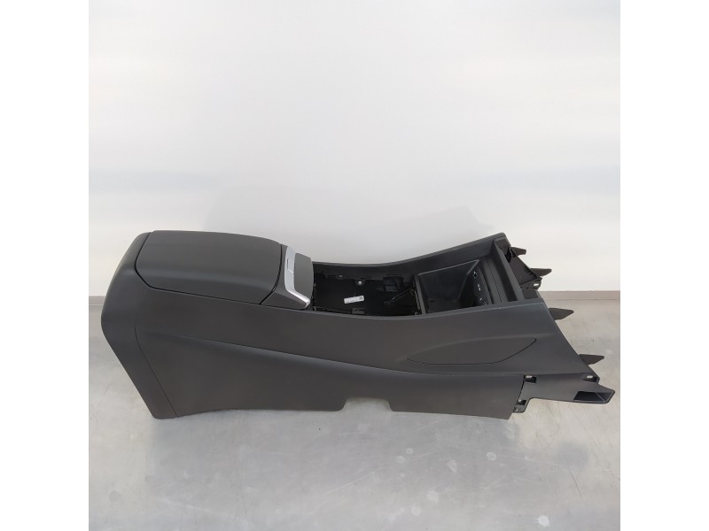 Recambio de apoyabrazos central para hyundai tucson style 2wd referencia OEM IAM 84681N7000  