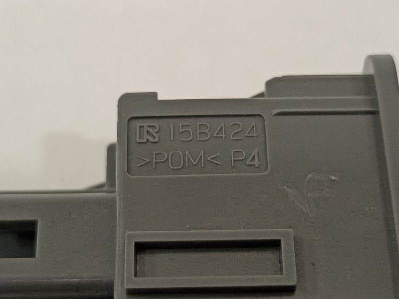 Recambio de mando multifuncion para toyota yaris hsd active referencia OEM IAM 15B424 RH2010N60 