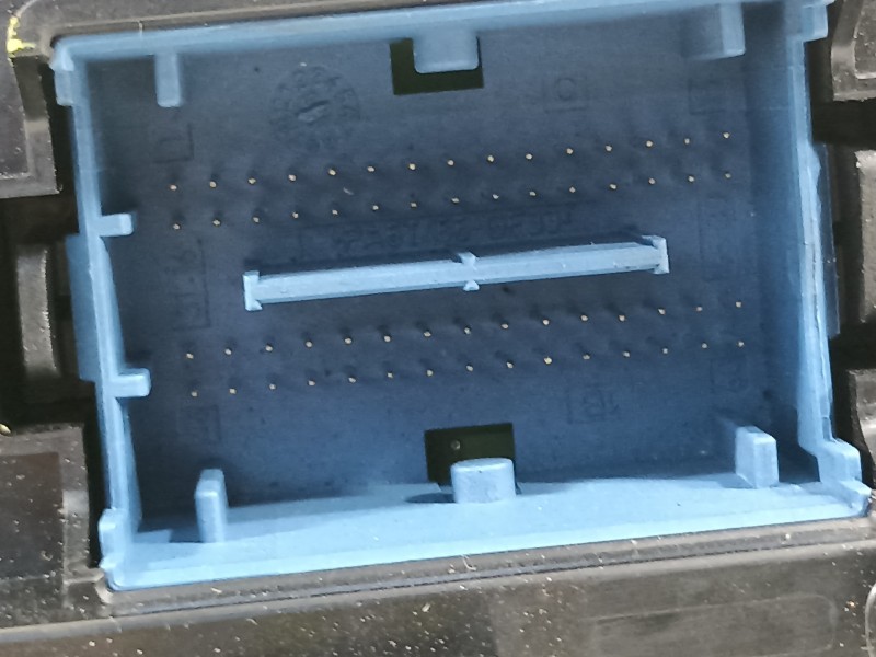 Recambio de caja reles / fusibles para jeep renegade deserthawk 4wd referencia OEM IAM 52078064  