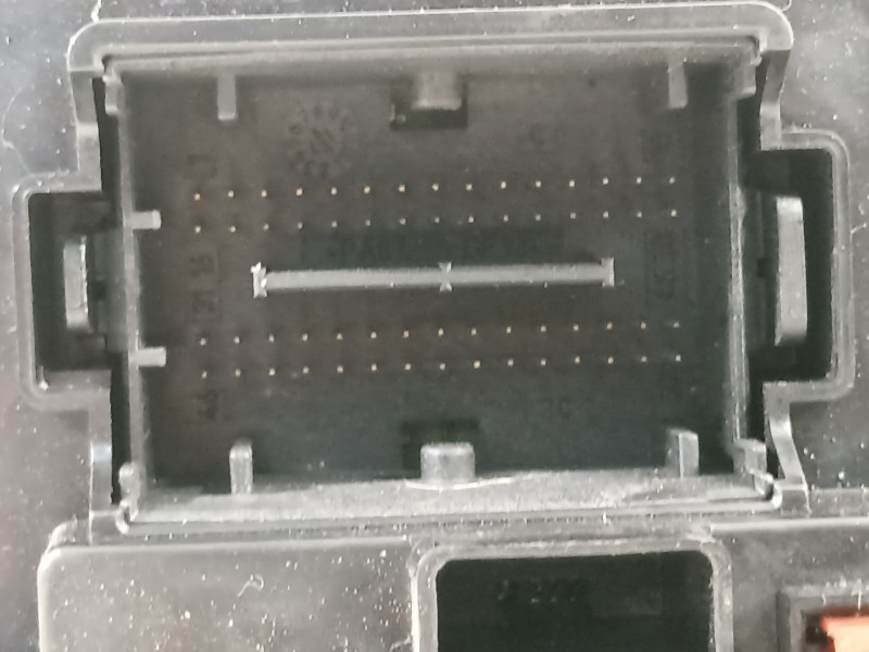 Recambio de caja reles / fusibles para jeep renegade deserthawk 4wd referencia OEM IAM 52078064  