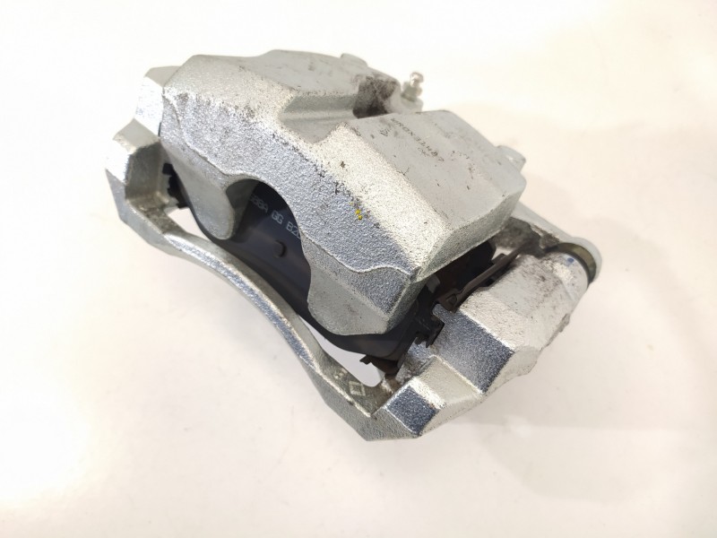 Recambio de pinza freno delantera derecha para hyundai tucson style 2wd referencia OEM IAM 58130D7600 WR0X31487 