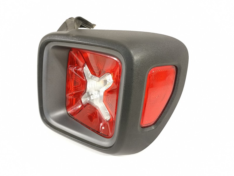 Recambio de piloto trasero derecho para jeep renegade deserthawk 4wd referencia OEM IAM 52060577 52060577DX 