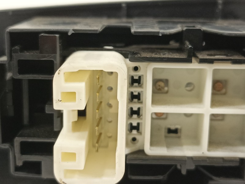 Recambio de mando elevalunas trasero izquierdo para toyota yaris hsd active referencia OEM IAM 742720D400 8292B6D 