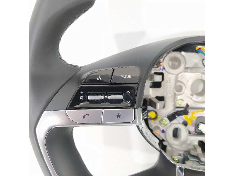 Recambio de volante para hyundai tucson style 2wd referencia OEM IAM 56113N9000 56170N9000 20102700081