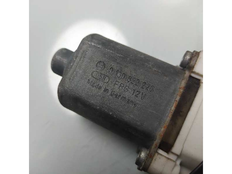 Recambio de elevalunas delantero izquierdo para bmw serie 3 berlina (e90) 320d referencia OEM IAM 6927027 0130822226 7060265S