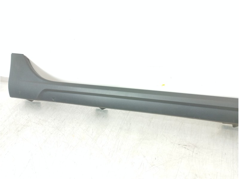 Recambio de faldon lateral para seat arona xperience referencia OEM IAM 6F9853852  