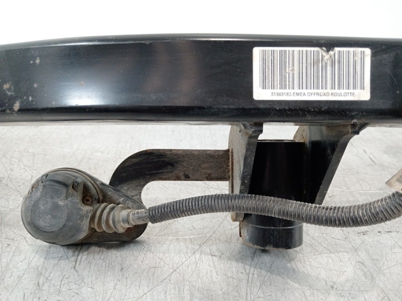 Recambio de refuerzo paragolpes trasero para jeep renegade deserthawk 4wd referencia OEM IAM 51965182  