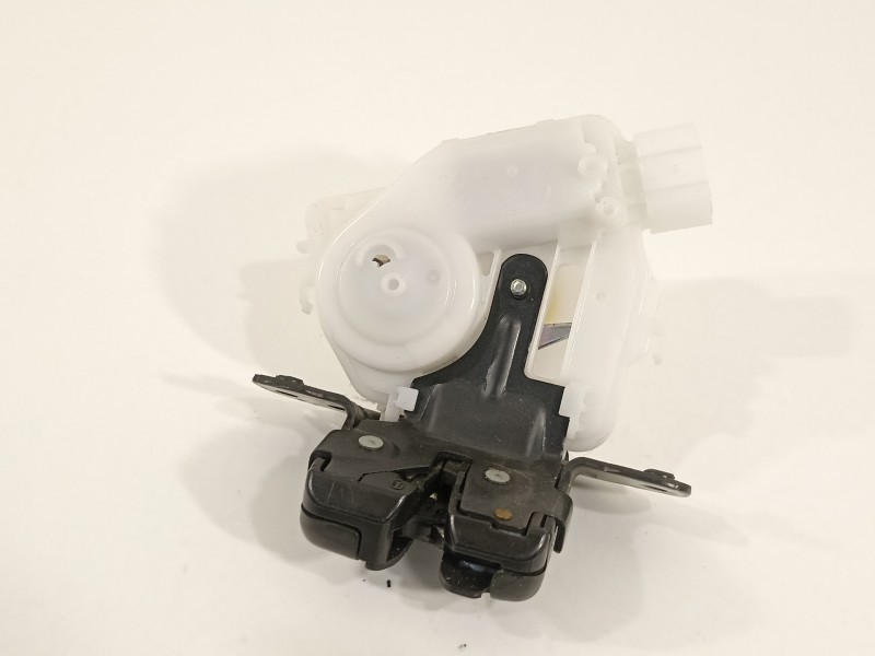 Recambio de cerradura maletero / porton para toyota yaris hsd active referencia OEM IAM 6935002090  