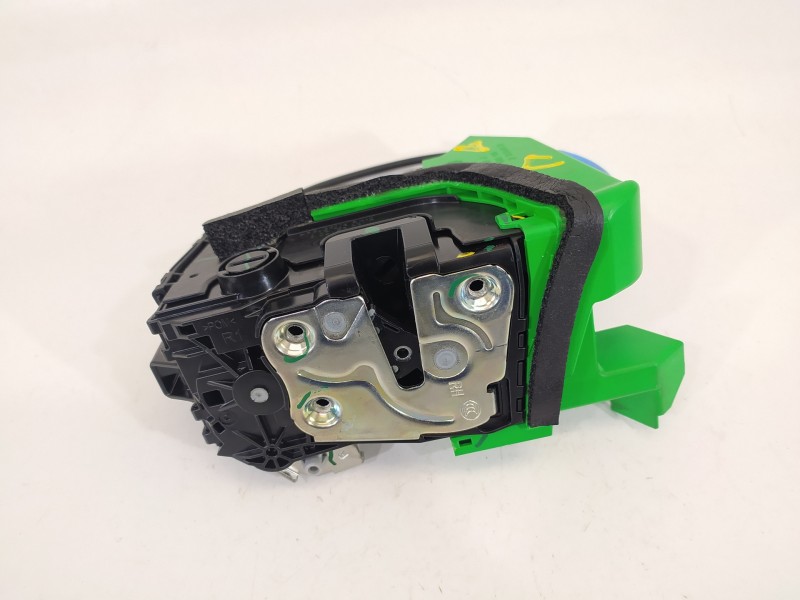 Recambio de cerradura puerta trasera derecha para hyundai tucson style 2wd referencia OEM IAM 81420N7000  